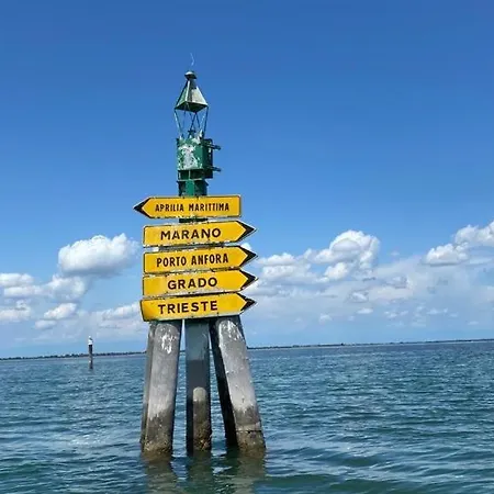 Sea Life Boat & Breakfast Lignano Botel *