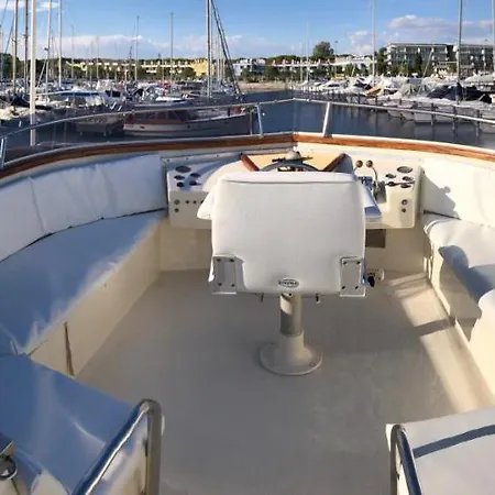 Sea Life Boat & Breakfast Lignano *