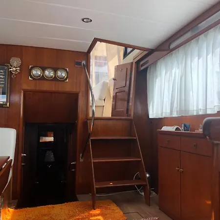 Botel Sea Life Boat & Breakfast Lignano